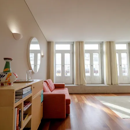 Cardosas Square By Hosts *