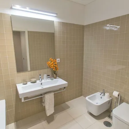 Cardosas Square By Hosts