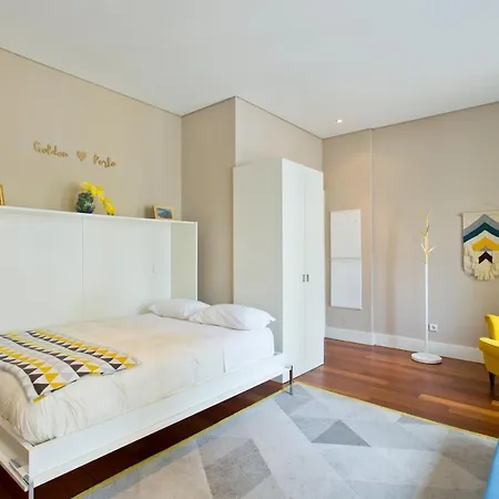 Cardosas Square By Hosts