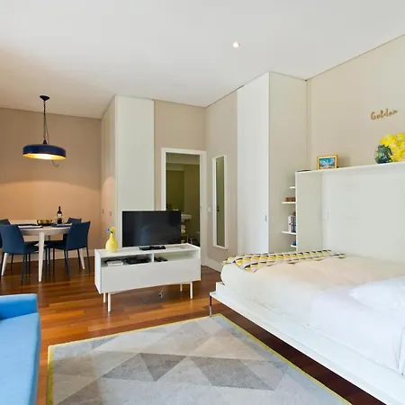 Cardosas Square By Hosts