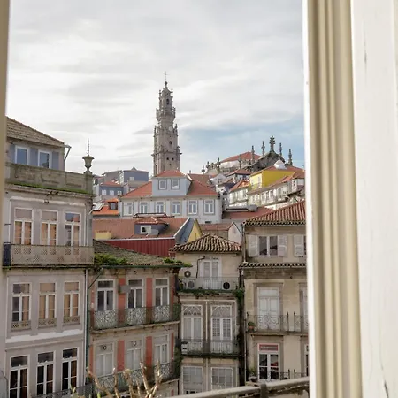 Cardosas Square By Hosts