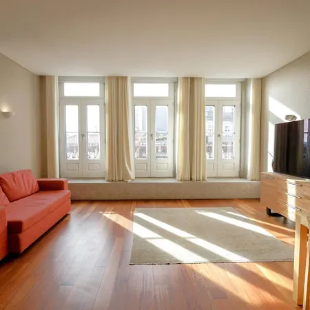 Cardosas Square By Hosts *