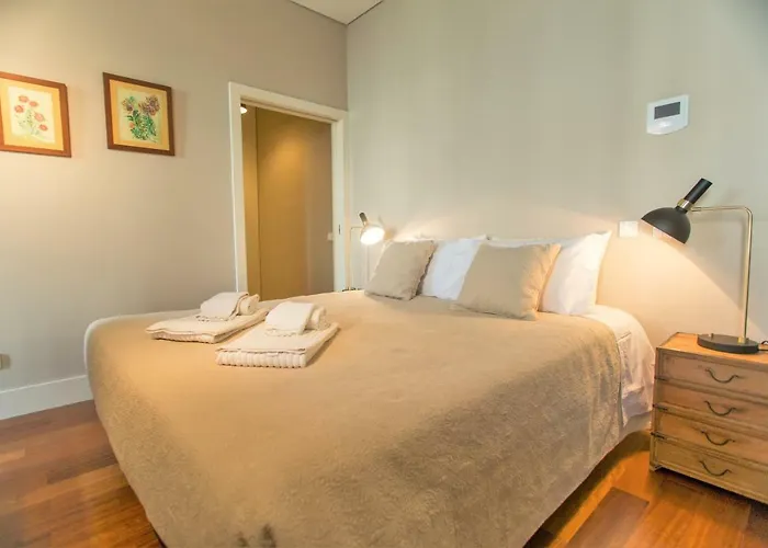 Cardosas Square By Hosts *