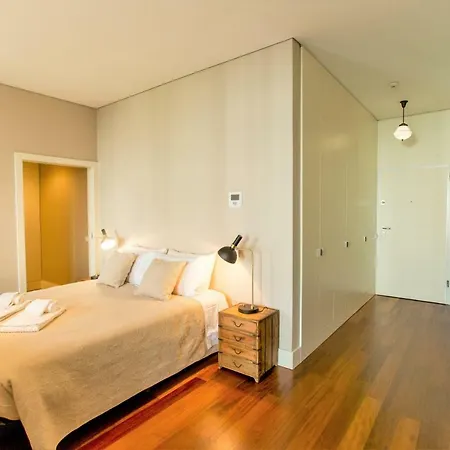 Cardosas Square By Hosts *