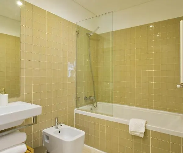 Cardosas Square By Hosts Oporto