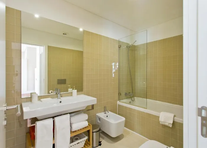 Cardosas Square By Hosts