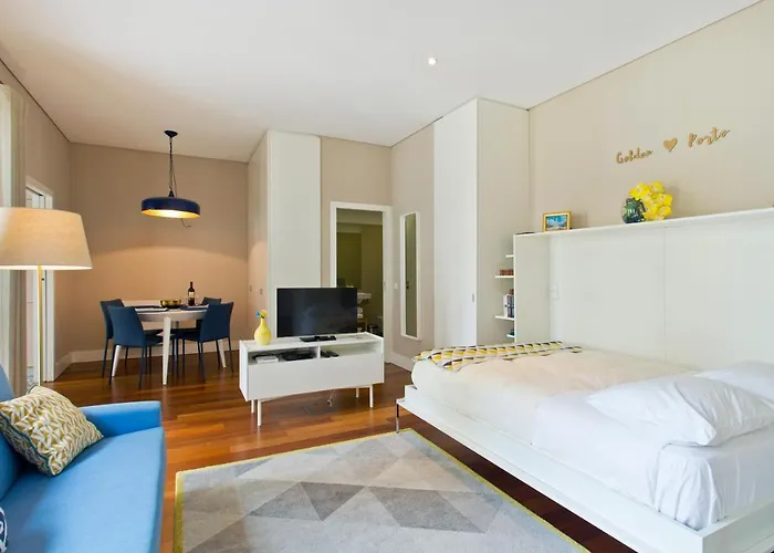 Cardosas Square By Hosts