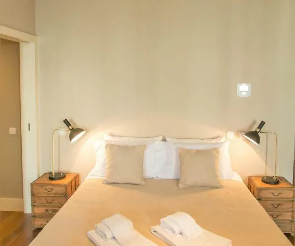 Cardosas Square By Hosts Oporto