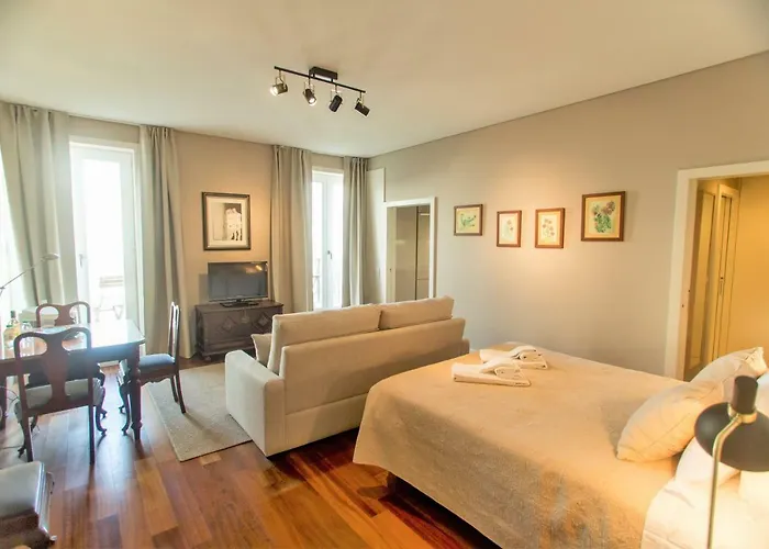 Cardosas Square By Hosts * Oporto