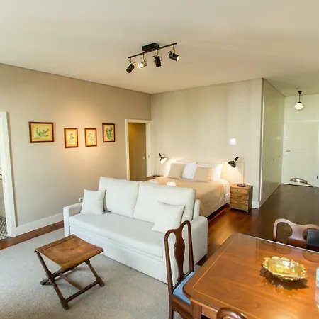 Cardosas Square By Hosts Apartman