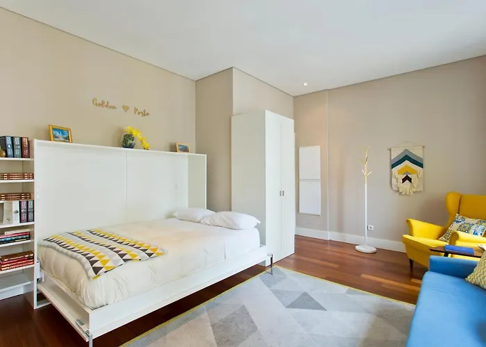 Cardosas Square By Hosts