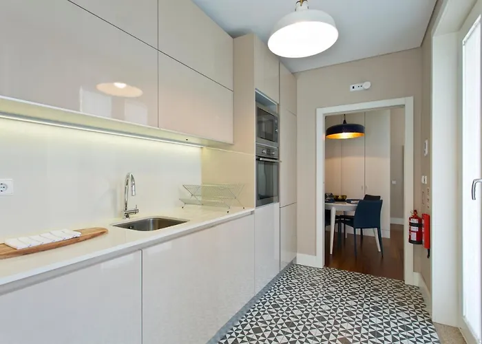 Cardosas Square By Hosts * Porto