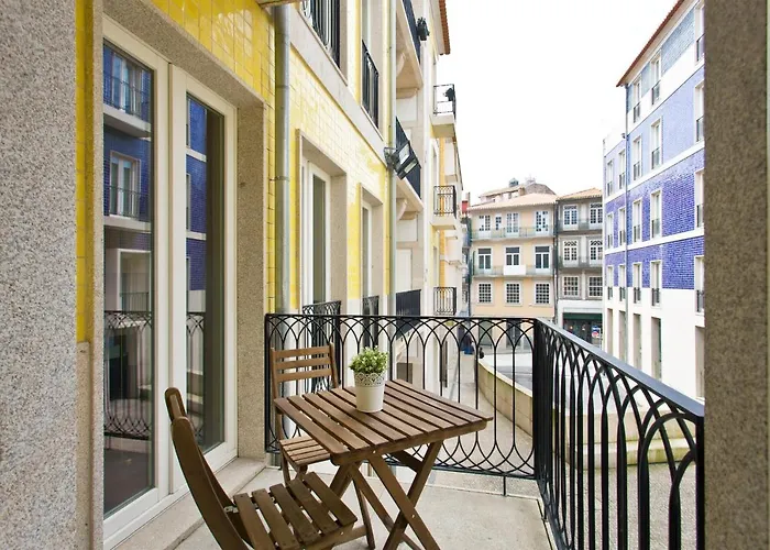 Cardosas Square By Hosts Apartman *