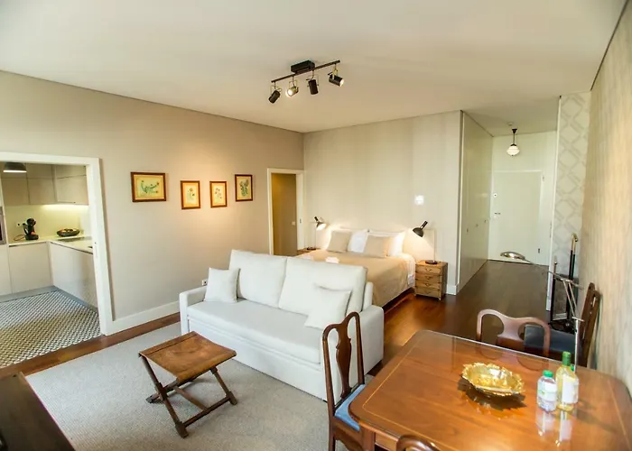 Cardosas Square By Hosts Apartman