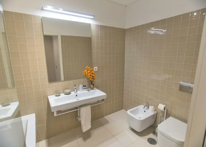 Cardosas Square By Hosts